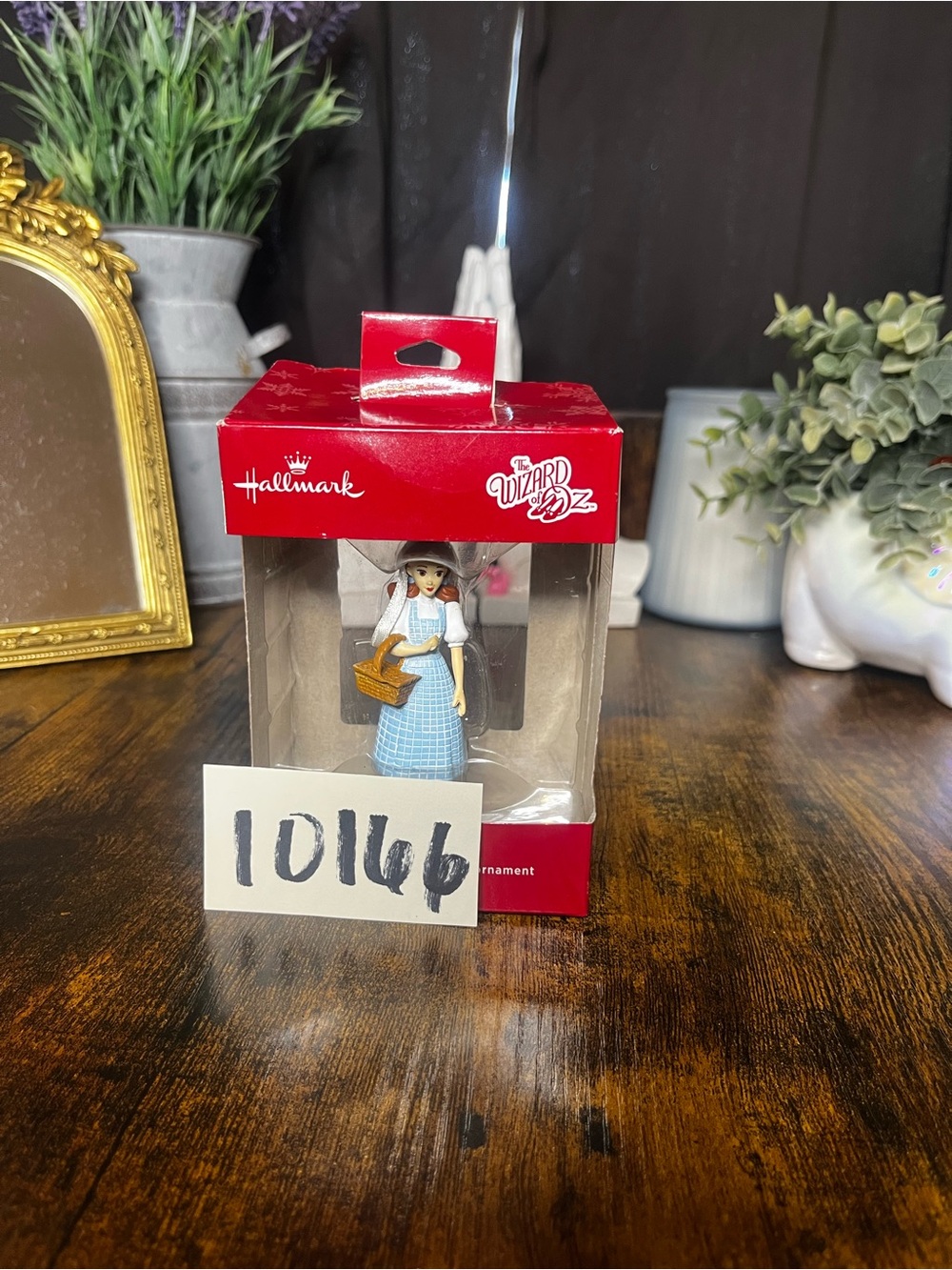 NEW 2017 Hallmark Wizard of Oz Dorothy Ornament Damaged Box